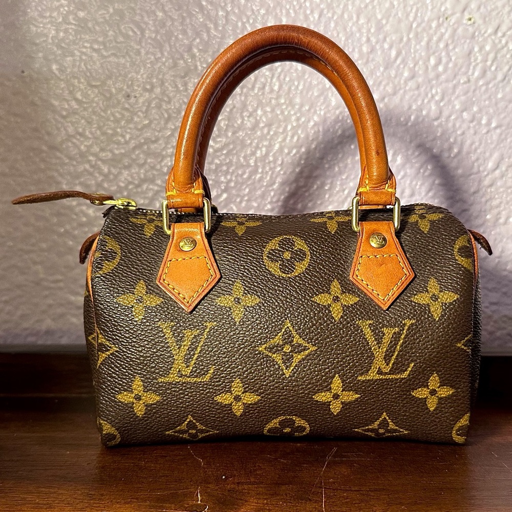 Authentic Louis Vuitton Mini HL Speedy🤎💛